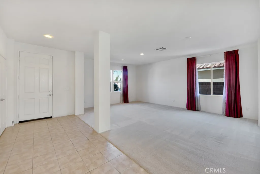 2550 W Avenue K6, Lancaster, California 93536 home-pic-6