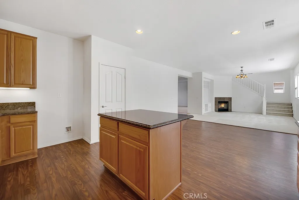2550 W Avenue K6, Lancaster, California 93536 home-pic-16