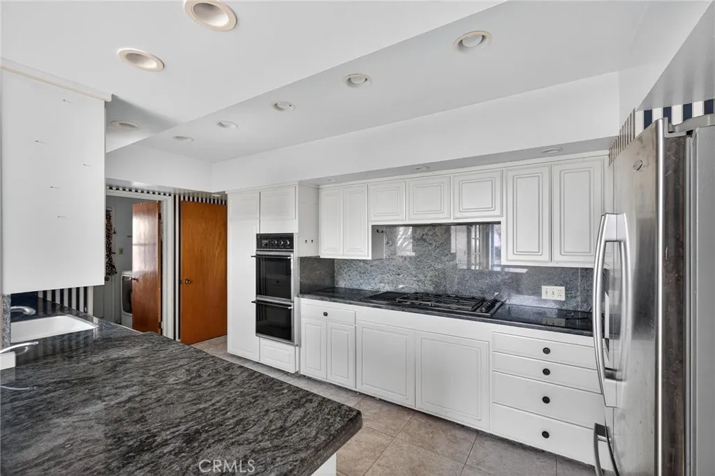 909 Montgomery, Hermosa Beach, California 90254 home-pic-13