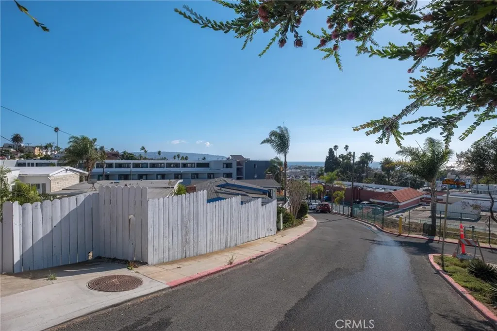 909 Montgomery, Hermosa Beach, California 90254 home-pic-10