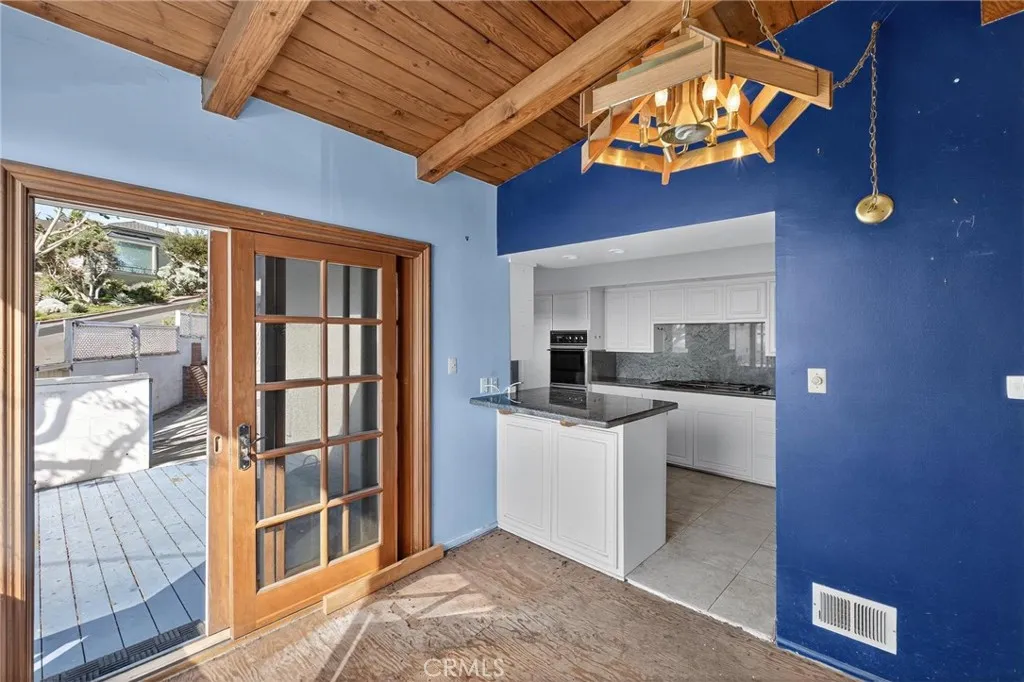 909 Montgomery, Hermosa Beach, California 90254 home-pic-12