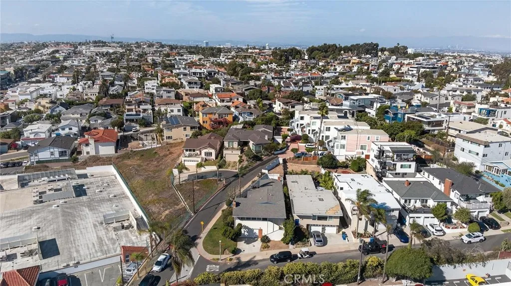 909 Montgomery, Hermosa Beach, California 90254 home-pic-23