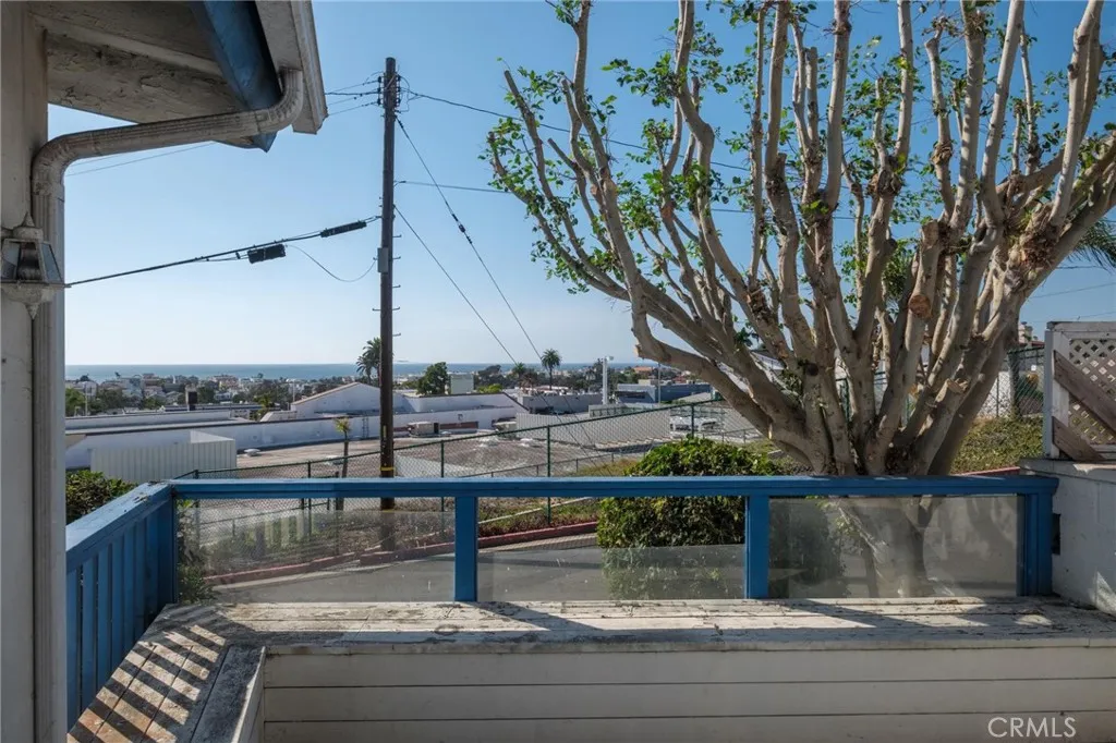 909 Montgomery, Hermosa Beach, California 90254 home-pic-8