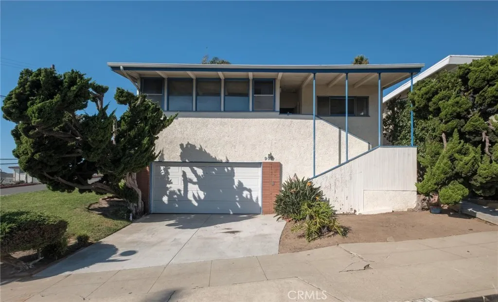 909 Montgomery, Hermosa Beach, California 90254 home-pic-1
