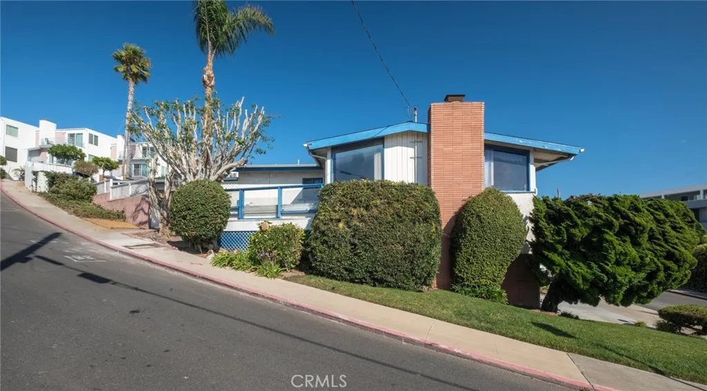909 Montgomery, Hermosa Beach, California 90254 home-pic-3