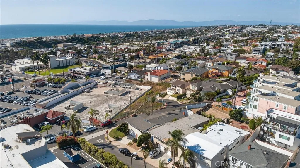 909 Montgomery, Hermosa Beach, California 90254 home-pic-21