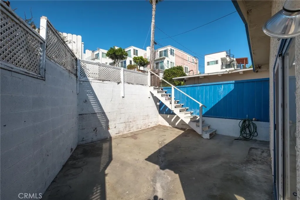 909 Montgomery, Hermosa Beach, California 90254 home-pic-6