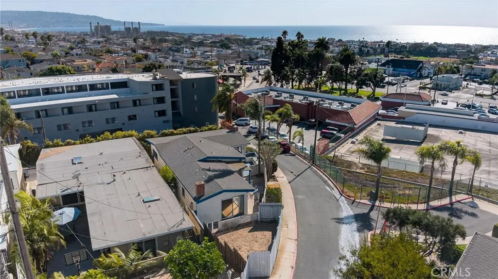 909 Montgomery, Hermosa Beach, California 90254 home-pic-22
