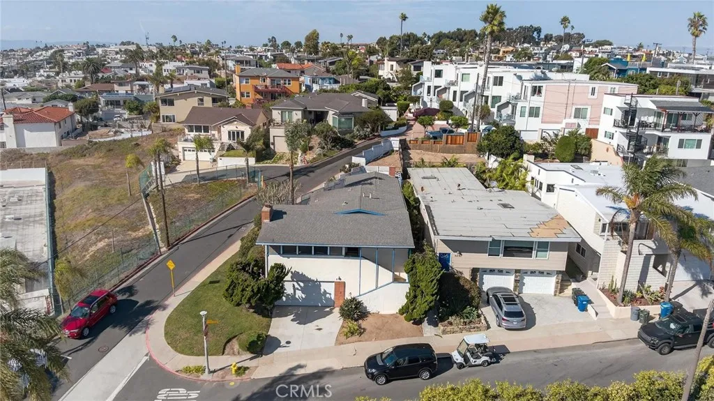 909 Montgomery, Hermosa Beach, California 90254 home-pic-28