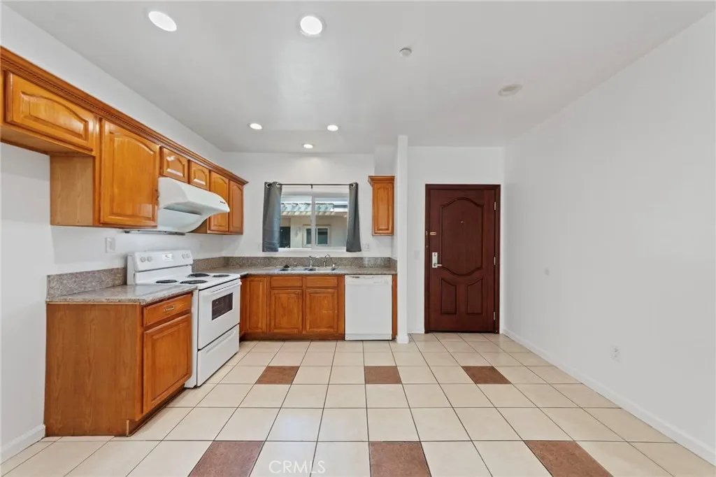 421 S Garfield 79, Monterey Park, California 91754 home-pic-4