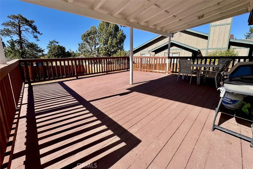 1395 Flintridge, Big Bear City, California 92314 home-pic-21