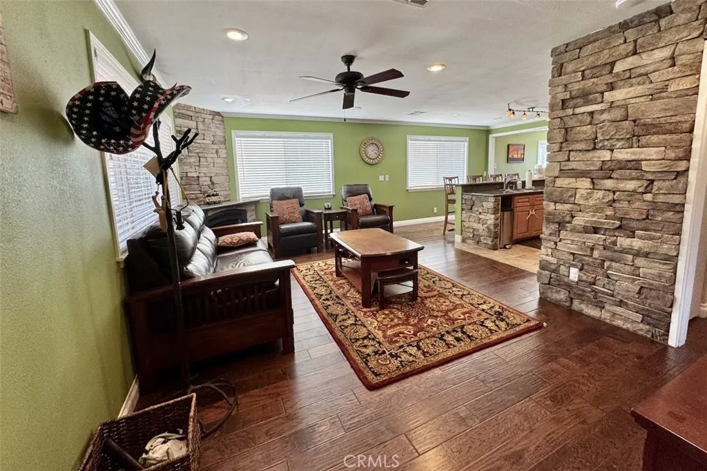 1395 Flintridge, Big Bear City, California 92314 home-pic-11
