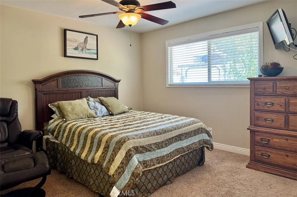 1395 Flintridge, Big Bear City, California 92314 home-pic-16