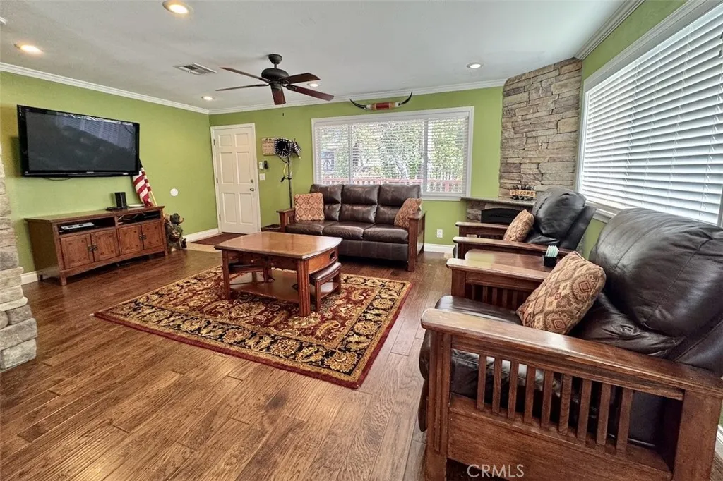 1395 Flintridge, Big Bear City, California 92314 home-pic-9