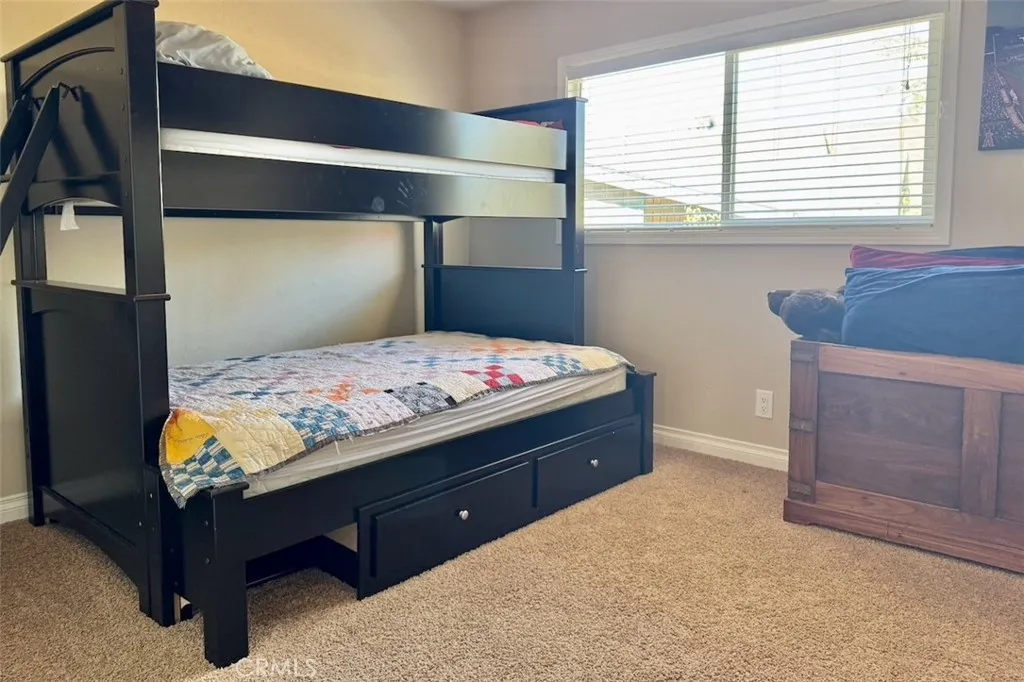 1395 Flintridge, Big Bear City, California 92314 home-pic-17