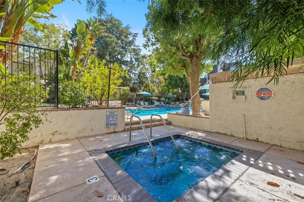 6225 Shoup Avenue 109, Woodland Hills, California 91367 home-pic-40