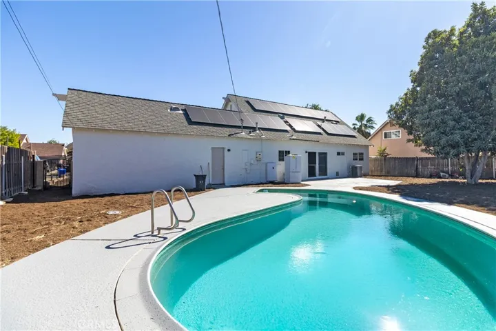 1374 N Primrose, Rialto, California 92376