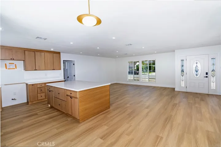living room/dinning area