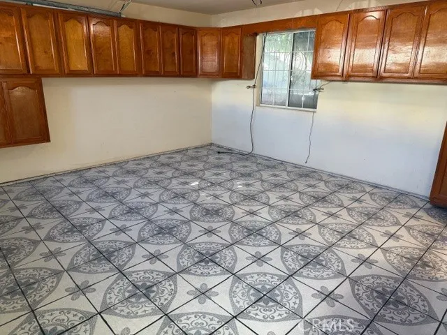 Could be Set up as a ADU for XTRA INCOME
