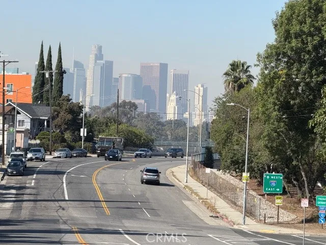 5 Minutes from Downtown L A