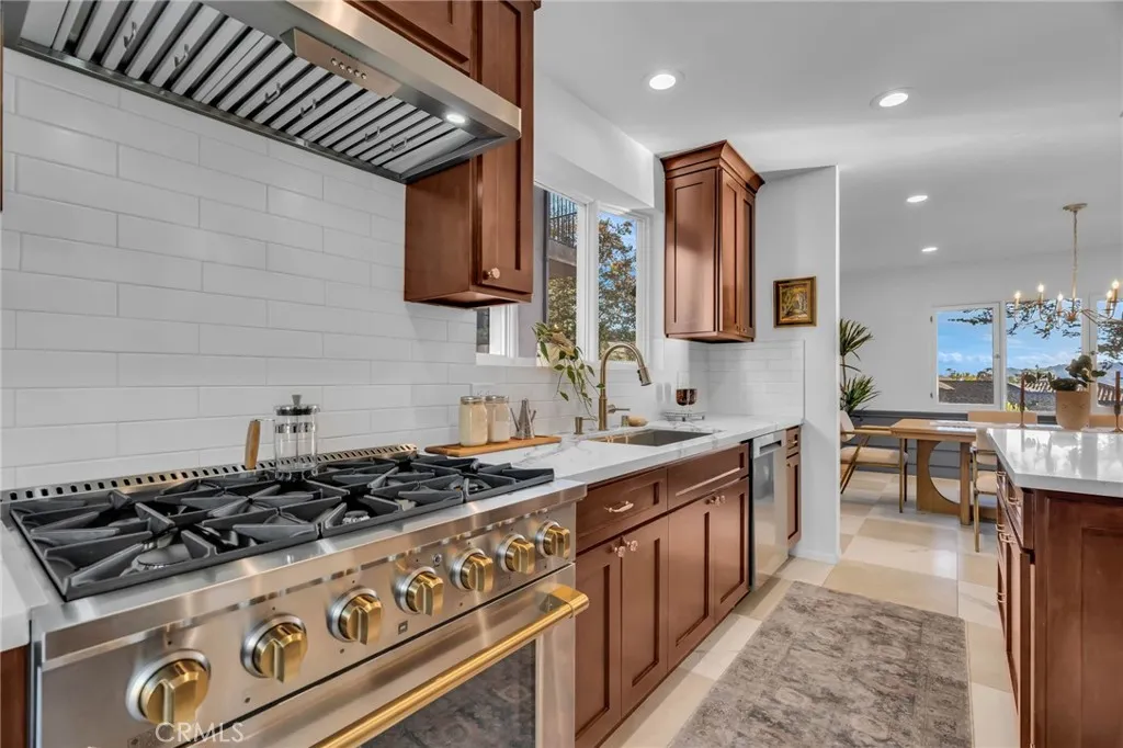 869 Cumberland Road, Glendale, California 91202 home-pic-13