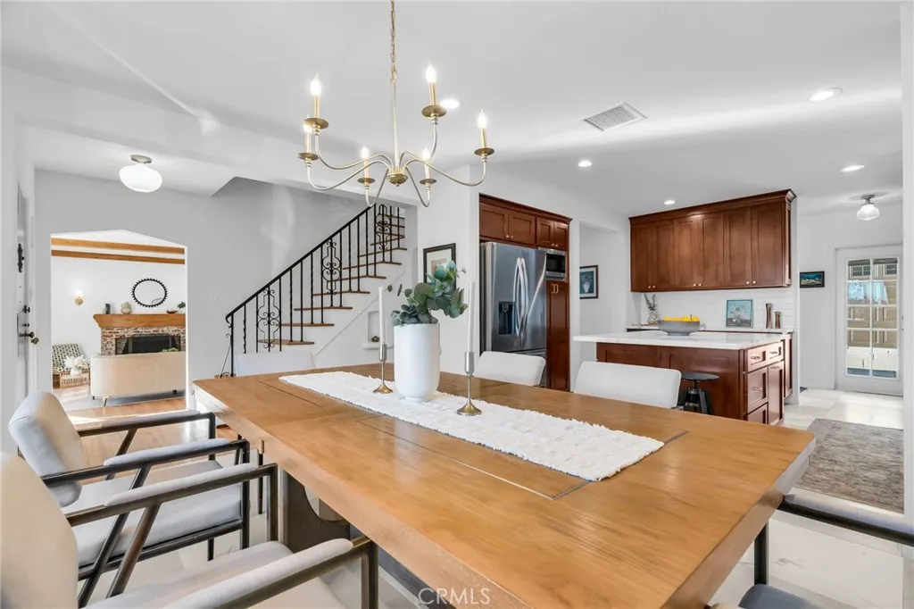 869 Cumberland Road, Glendale, California 91202 home-pic-5