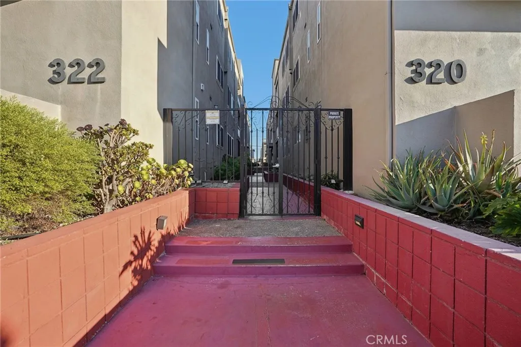 320 E Spruce, Inglewood, California 90301 home-pic-2