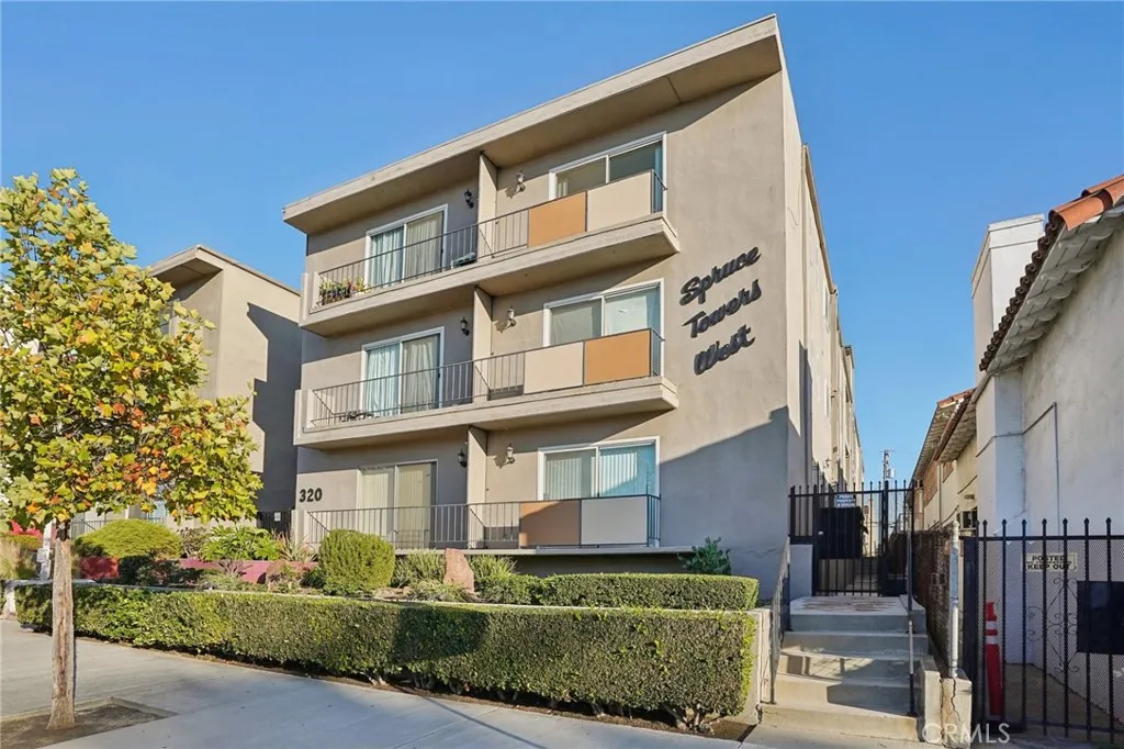320 E Spruce, Inglewood, California 90301 home-pic-0