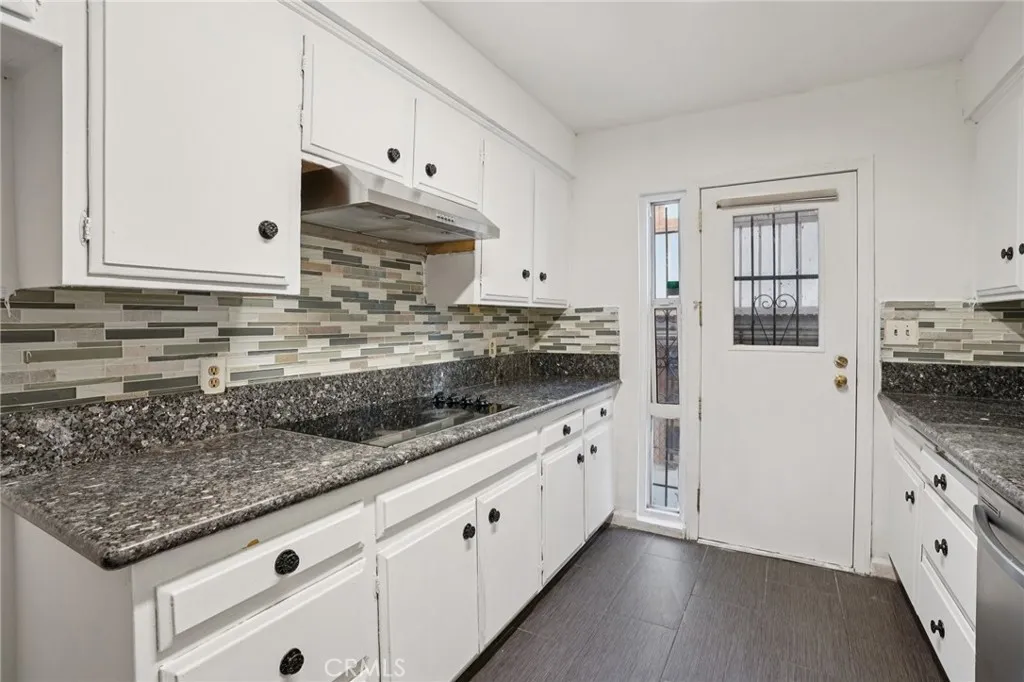 320 E Spruce, Inglewood, California 90301 home-pic-8