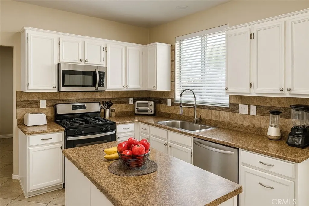 43608 Savannah Way, Hemet, California 92544 home-pic-8