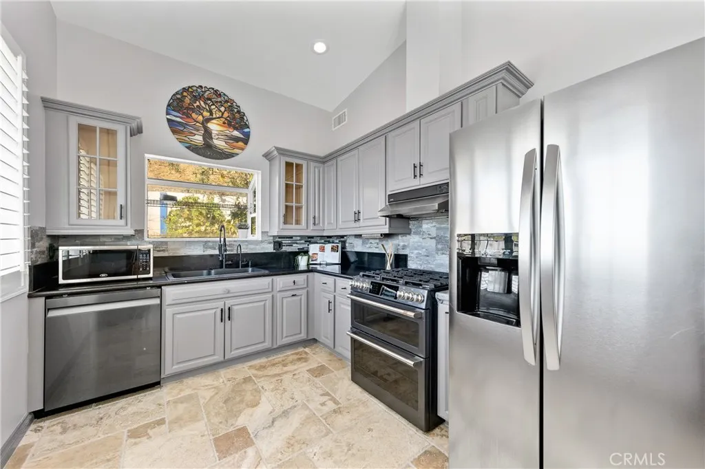 591 Devonwood, Altadena, California 91001 home-pic-17