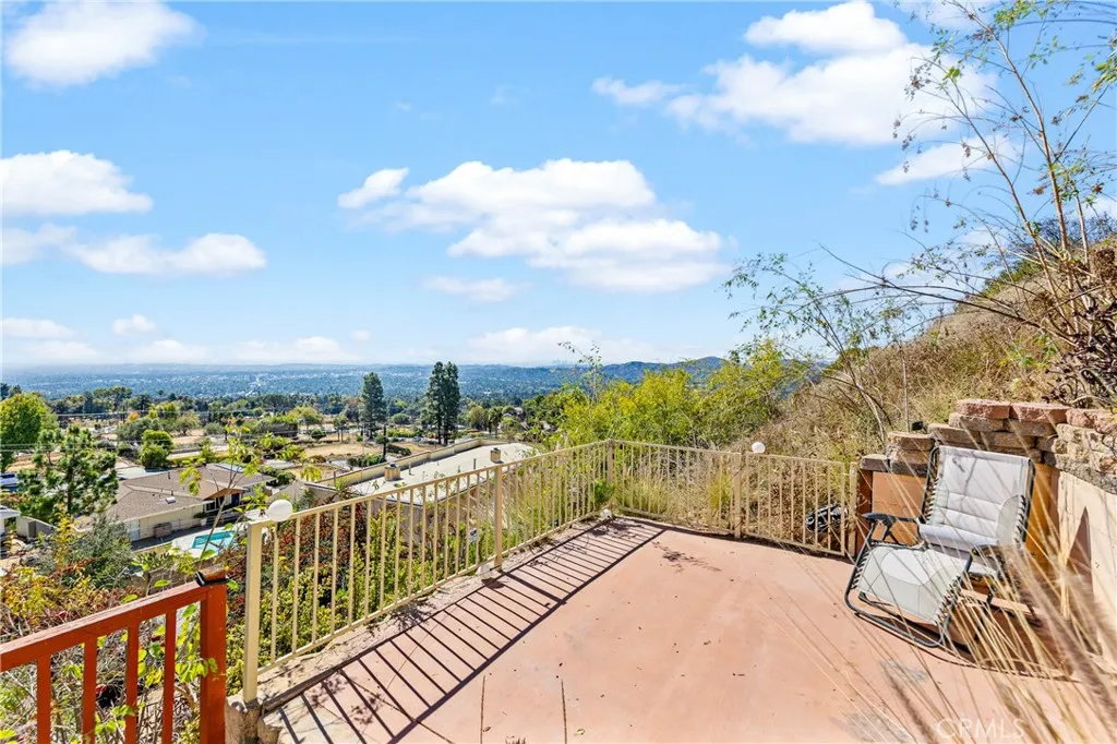 591 Devonwood, Altadena, California 91001 home-pic-16