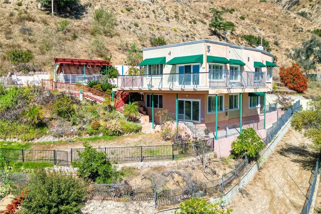 591 Devonwood, Altadena, California 91001 home-pic-3