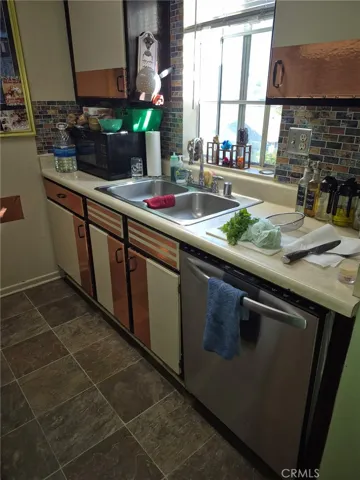 511 E. 99th Street, Inglewood, California 90301