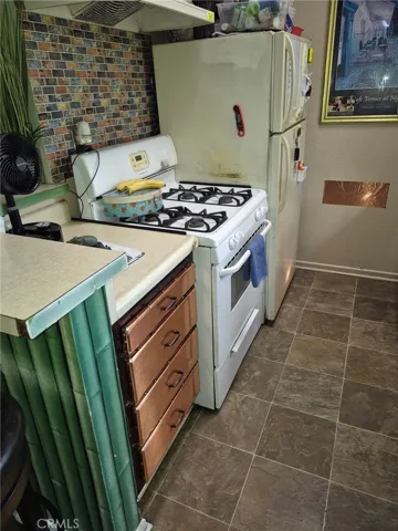 511 E. 99th Street, Inglewood, California 90301