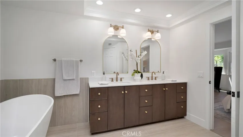 21301 Calle Recreo, Lake Forest, California 92630