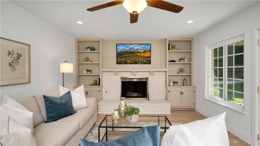 21301 Calle Recreo, Lake Forest, California 92630