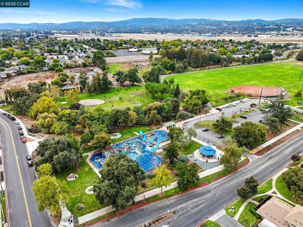 2011 Olivera Rd Unit D, Concord, California 94520 home-pic-22