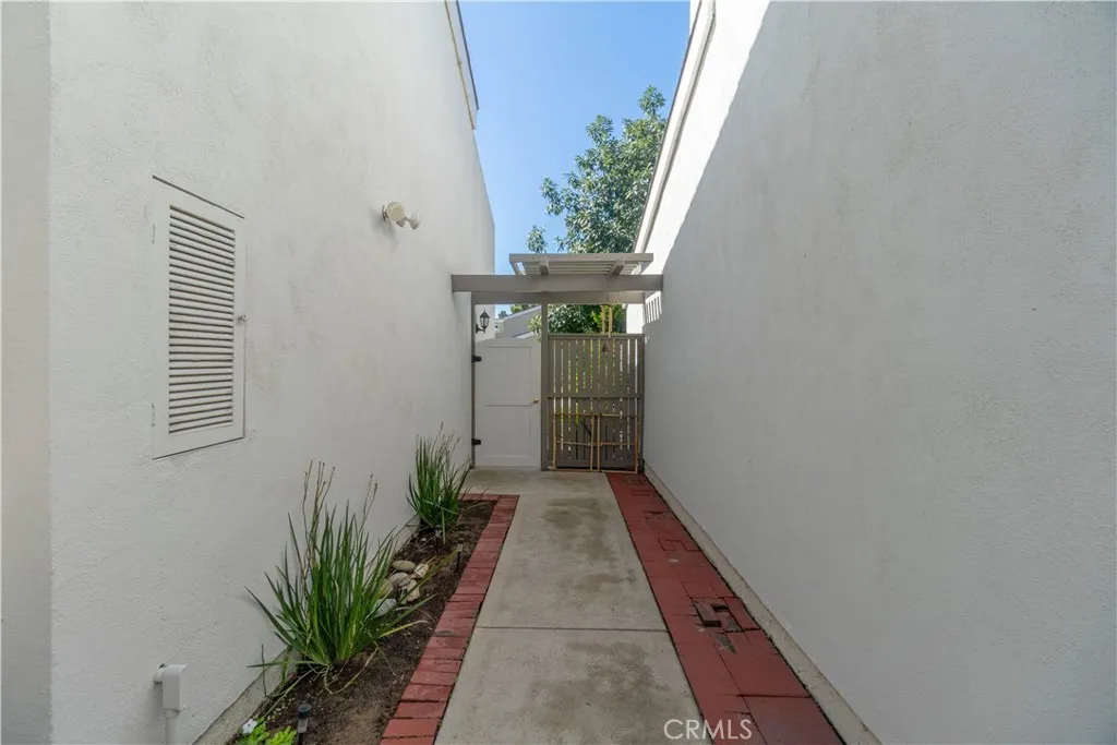 19748 Shorecliff, Huntington Beach, California 92648 home-pic-35