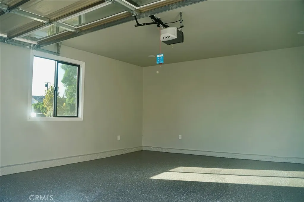 6714 Mclennan, Lake Balboa, California 91406 home-pic-35