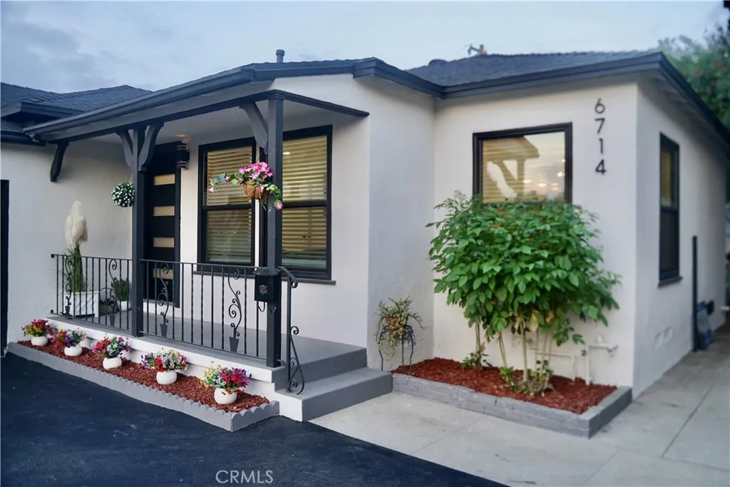 6714 Mclennan, Lake Balboa, California 91406 home-pic-33
