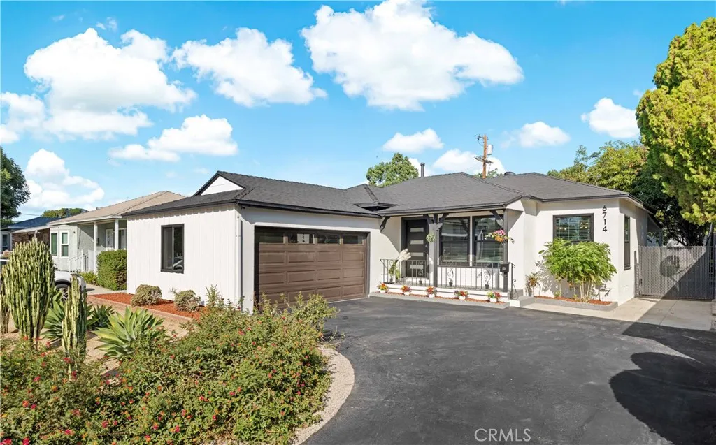 6714 Mclennan, Lake Balboa, California 91406 home-pic-0