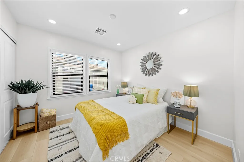 6714 Mclennan, Lake Balboa, California 91406 home-pic-22