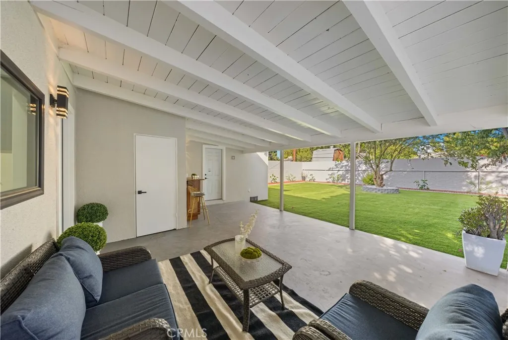 6714 Mclennan, Lake Balboa, California 91406 home-pic-28