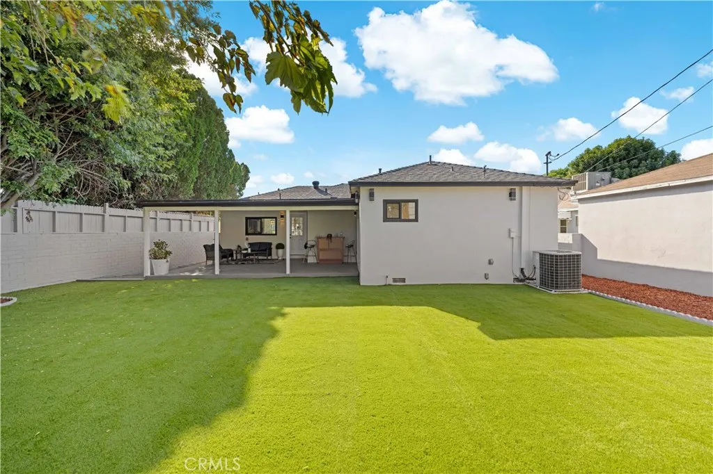 6714 Mclennan, Lake Balboa, California 91406 home-pic-29