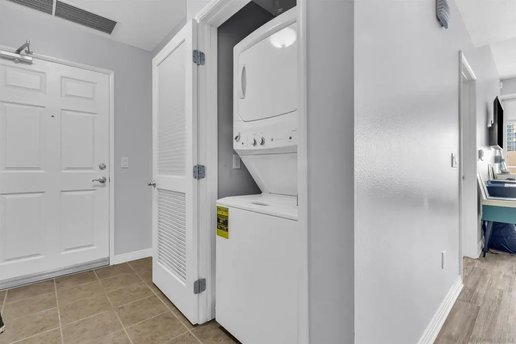 427 9th Ave 1308, San Diego, California 92101 home-pic-17