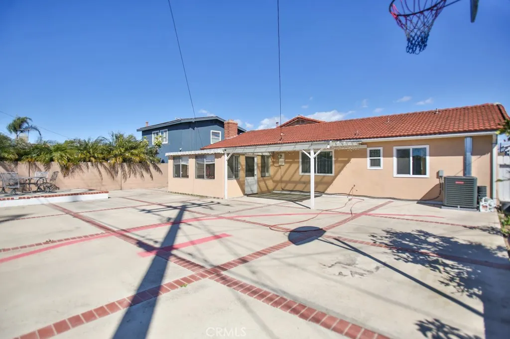 17475 Santa Lucia Street, Fountain Valley, California 92708 home-pic-35