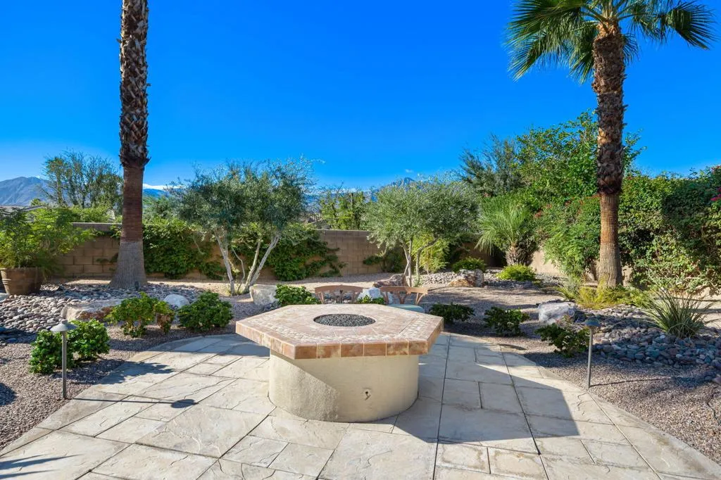 81943 Prism Drive, La Quinta, California 92253 home-pic-3