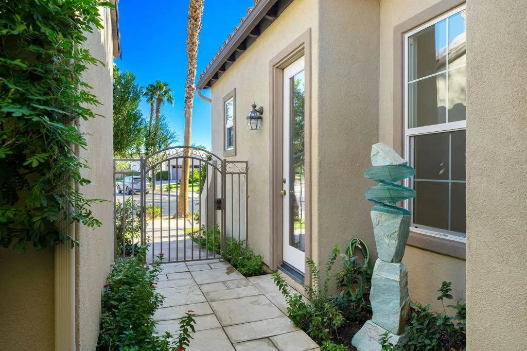 81943 Prism Drive, La Quinta, California 92253 home-pic-10