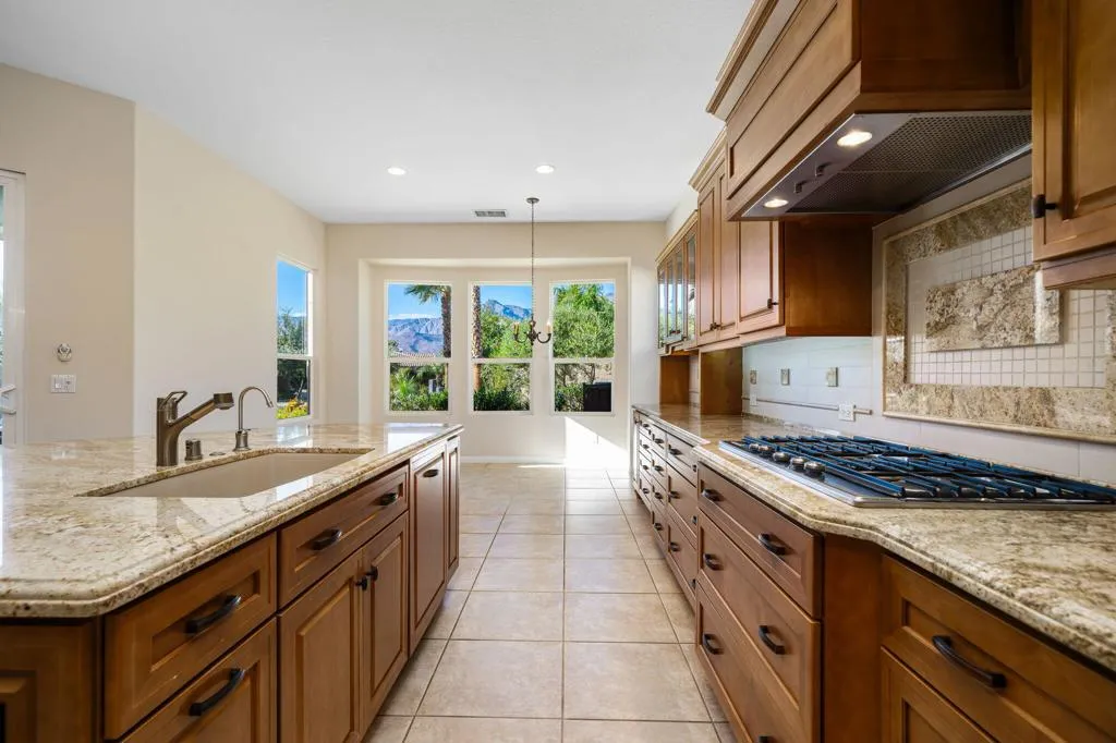 81943 Prism Drive, La Quinta, California 92253 home-pic-24